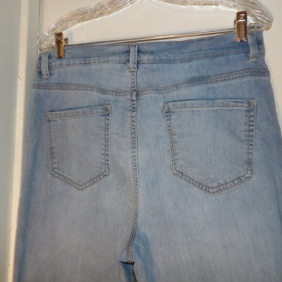 Gloria Vanderbilt Amanda Light Wash Straight Mom Jeans Sz 12 - Picture 5 of 6